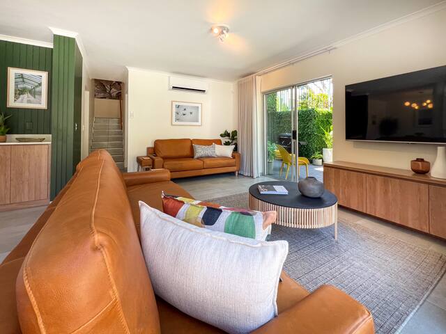 4 Bed Townhouse At The Top Of Kloof St! gallery image 5