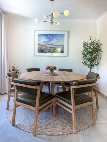 4 Bed Townhouse At The Top Of Kloof St! gallery image 3