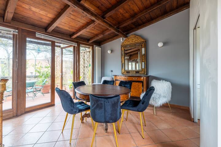 Welcome in Roman Rooftop Escape Trastevere