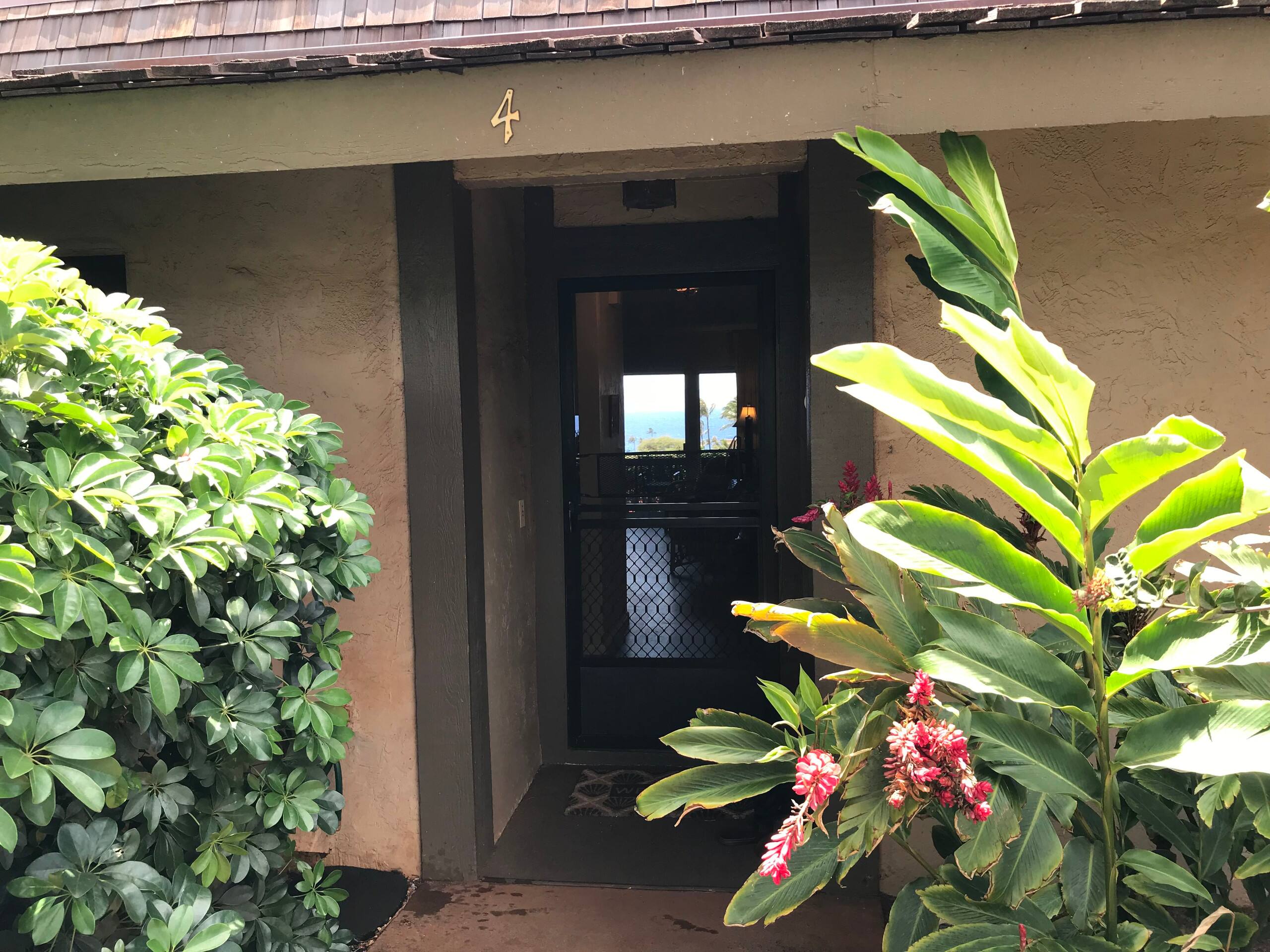 Condo in Lahaina · ★4.67 · 3 bedrooms · 4 beds · 3 baths - Image 39