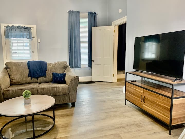 Updated North Avondale Apartment First Floor - Cincinnati, OH