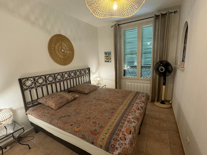 2 מיטות יחיד 90.