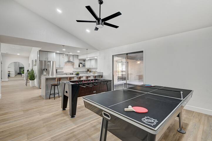 Spacious Oasis w/ Pickleball Mins to Strip/Stadium gallery image 5