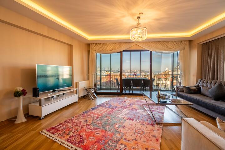 Flat with panoramic Bosphorus and city views gallery image 2