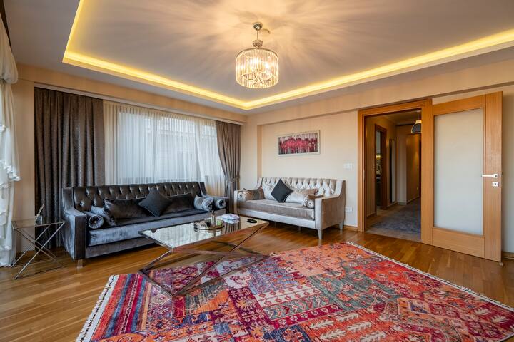 Flat with panoramic Bosphorus and city views gallery image 3
