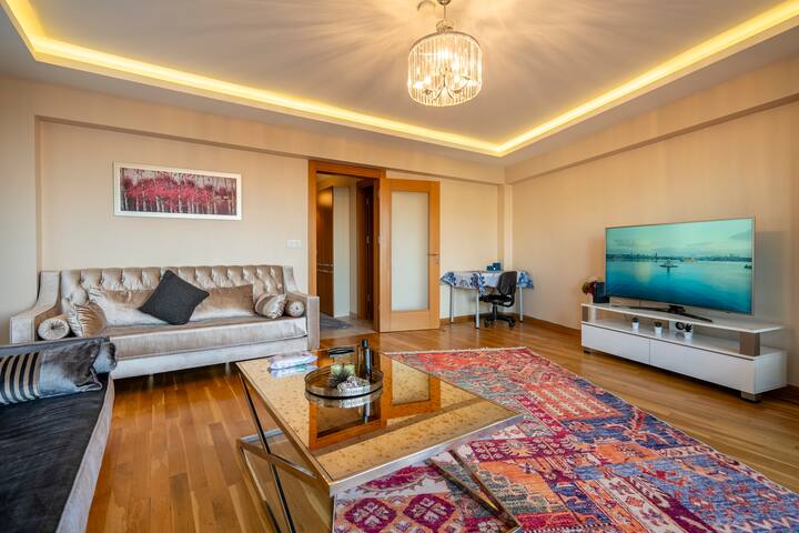 Flat with panoramic Bosphorus and city views gallery image 4