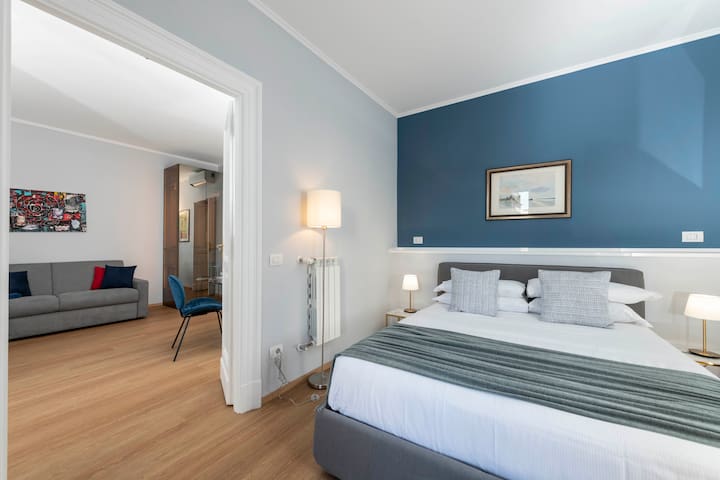 Design Apartment in Spanish Steps gallery image 4