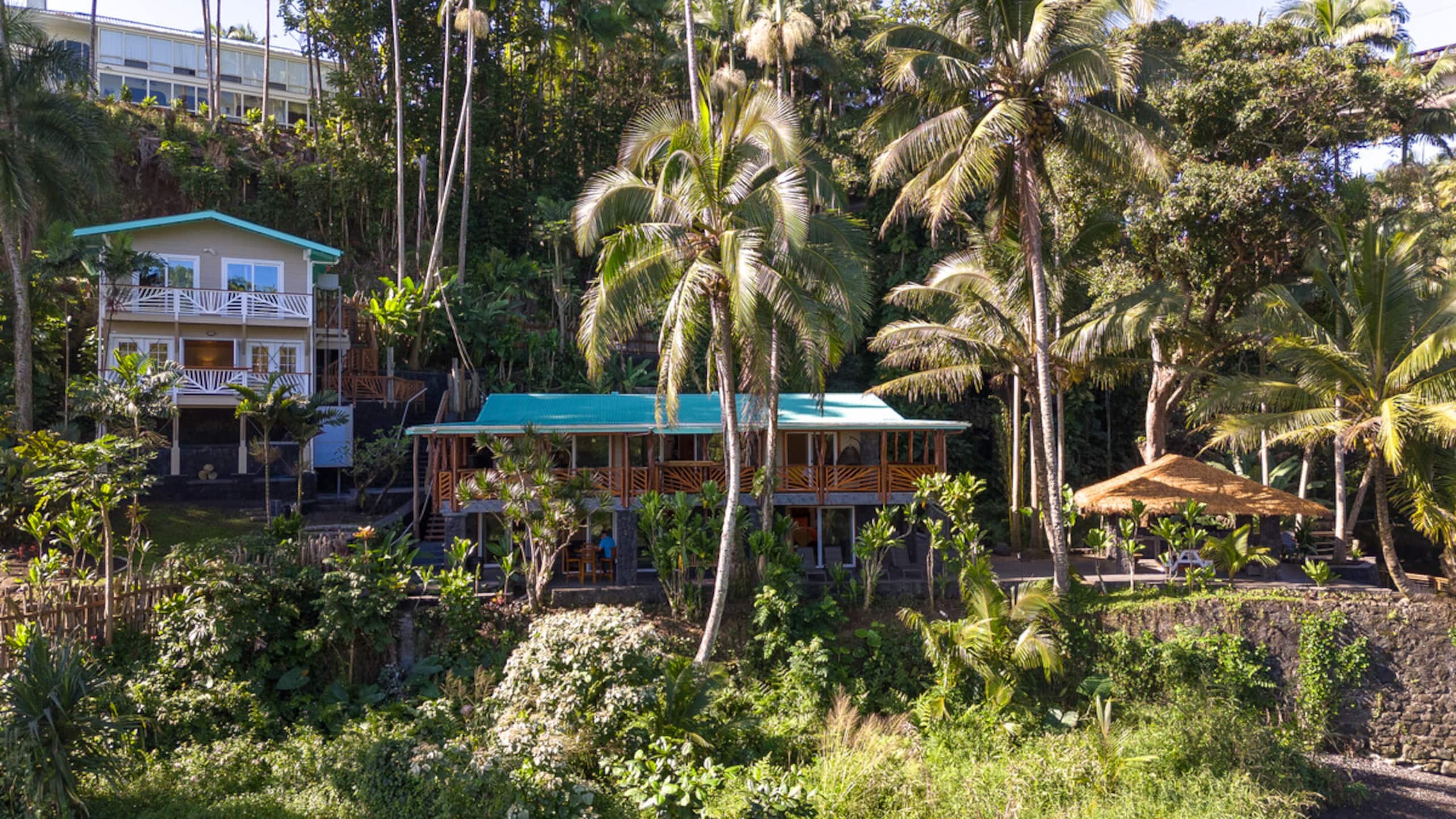 Home in Hilo · ★4.97 · 3 bedrooms · 4 beds · 3.5 baths - Image 6