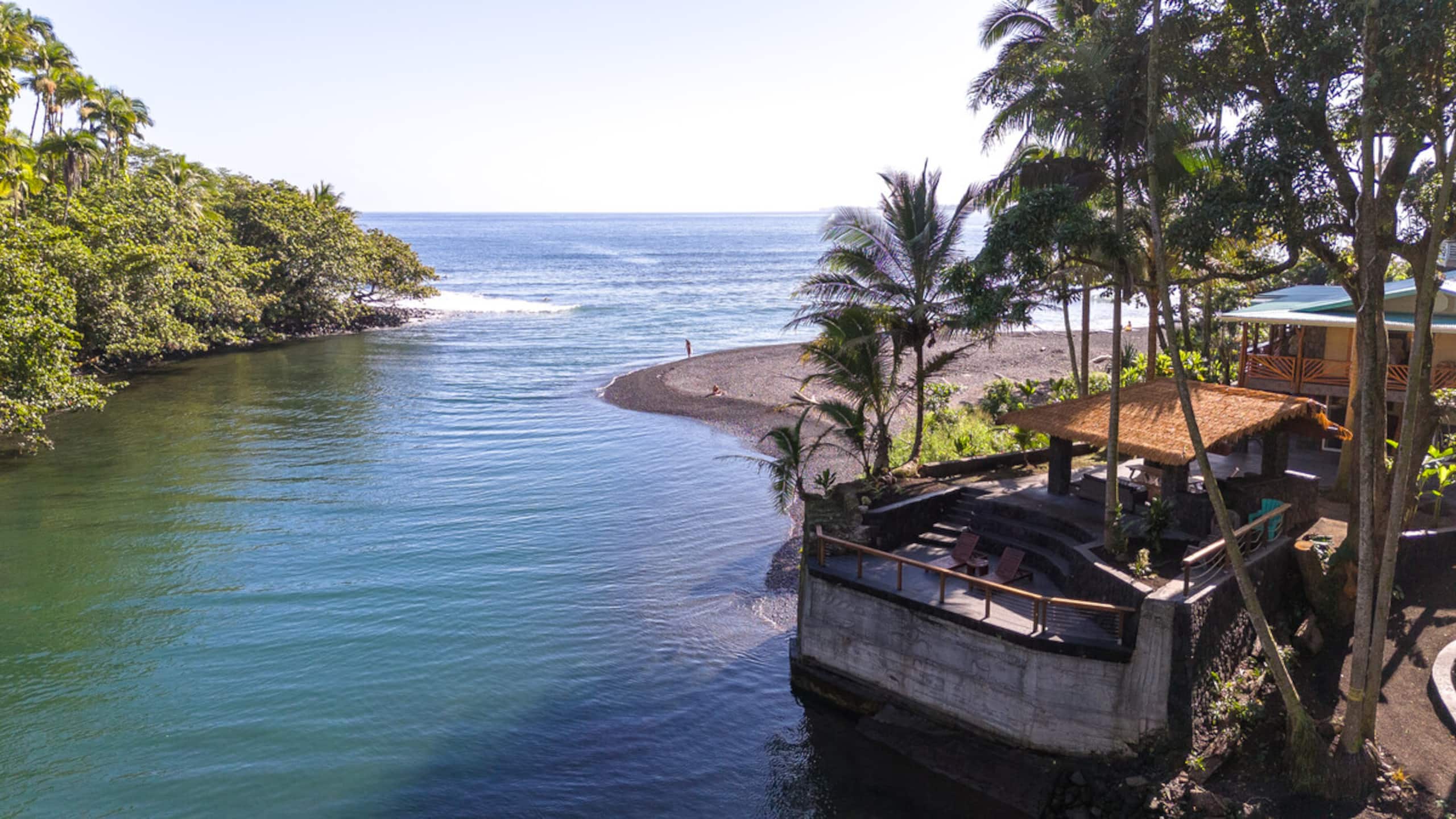 Home in Hilo · ★4.97 · 3 bedrooms · 4 beds · 3.5 baths - Image 5