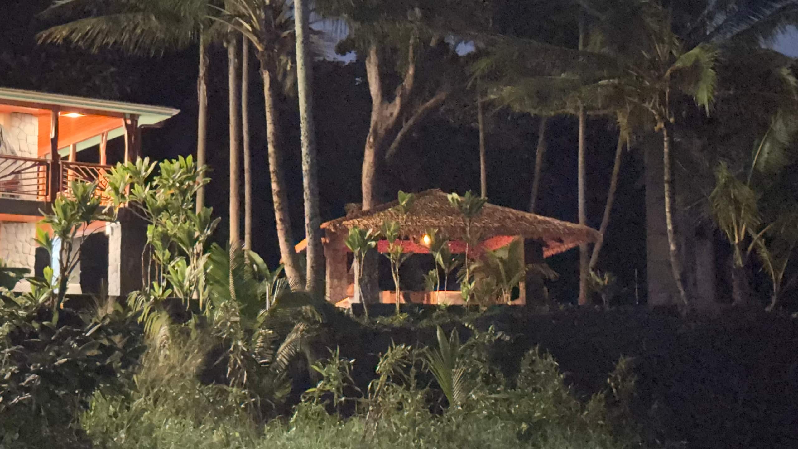 Home in Hilo · ★4.97 · 3 bedrooms · 4 beds · 3.5 baths - Image 77