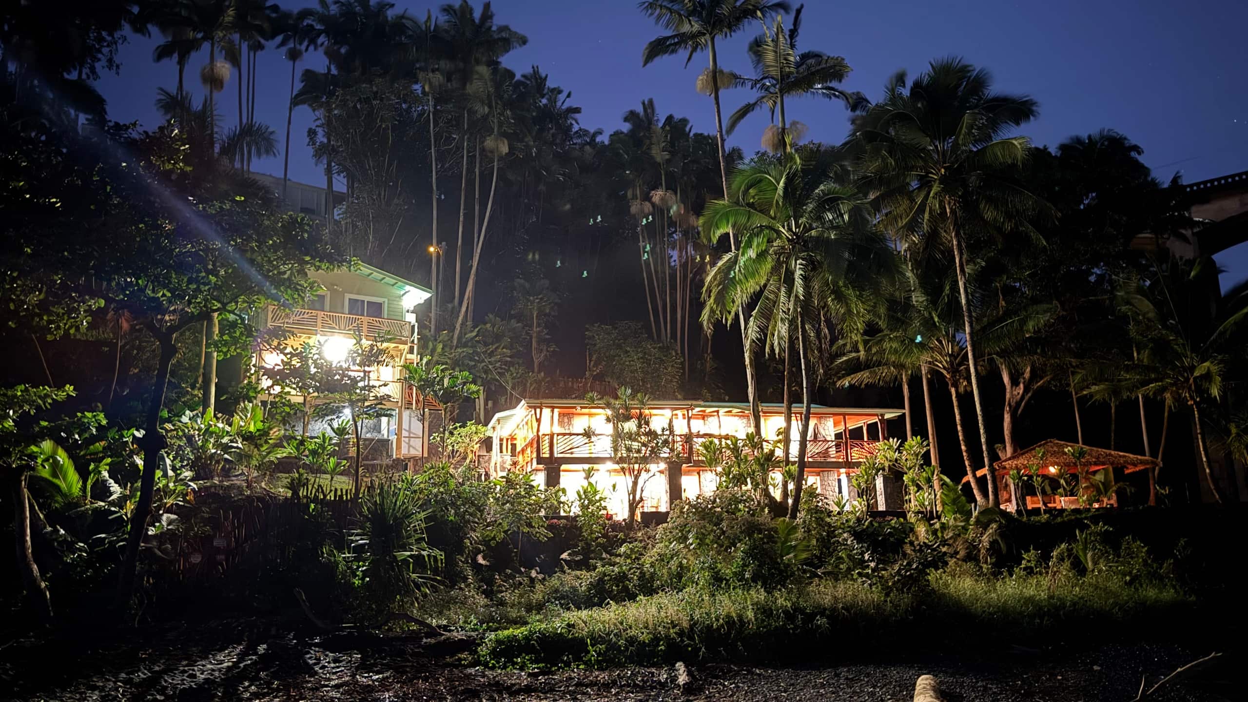 Home in Hilo · ★4.97 · 3 bedrooms · 4 beds · 3.5 baths - Image 72