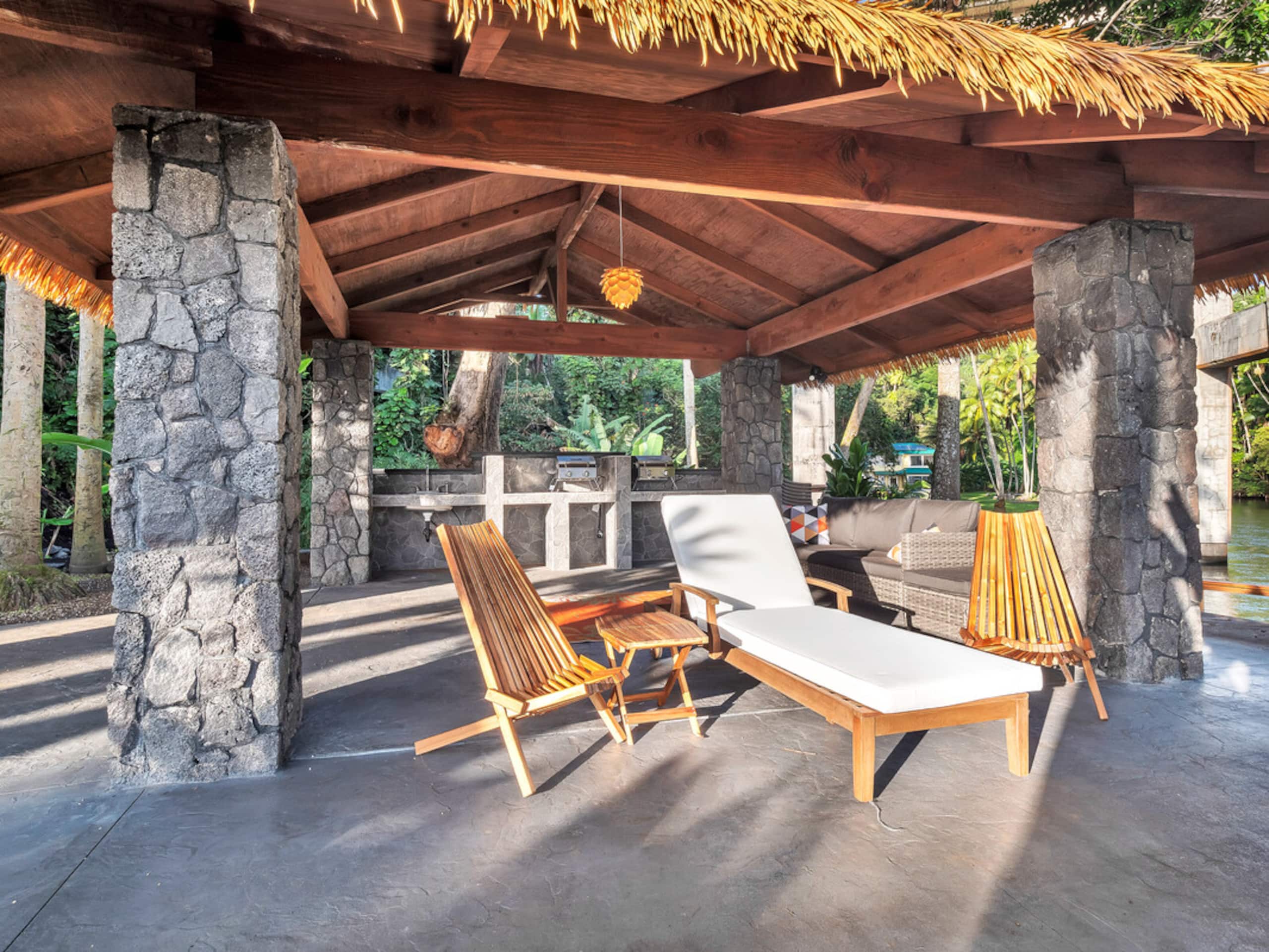 Home in Hilo · ★4.97 · 3 bedrooms · 4 beds · 3.5 baths - Image 30