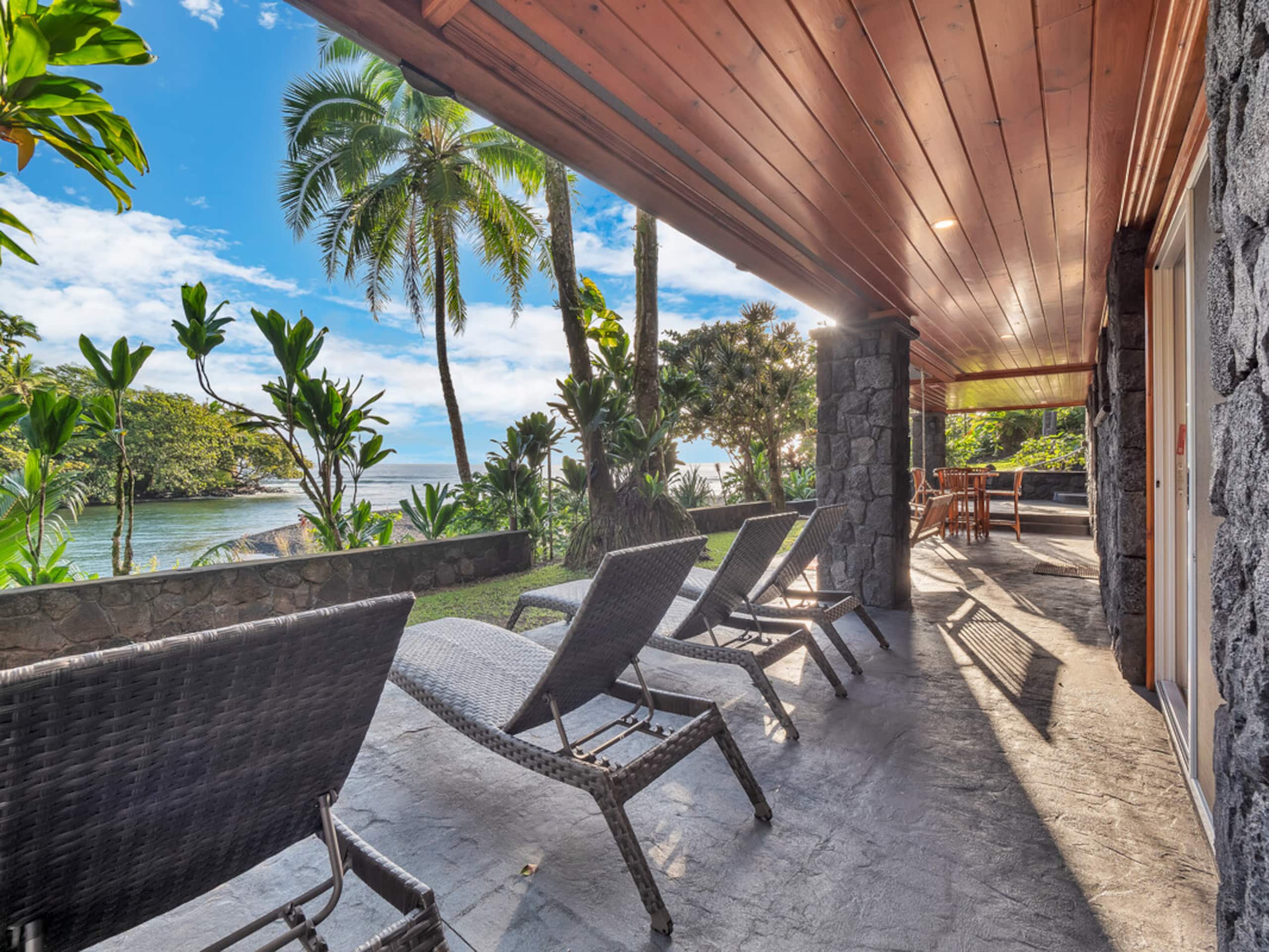 Home in Hilo · ★4.97 · 3 bedrooms · 4 beds · 3.5 baths - Image 4