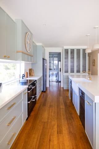 Bundeena’s best-10br-Pool- 2 mins to Hordens Beach gallery image 5