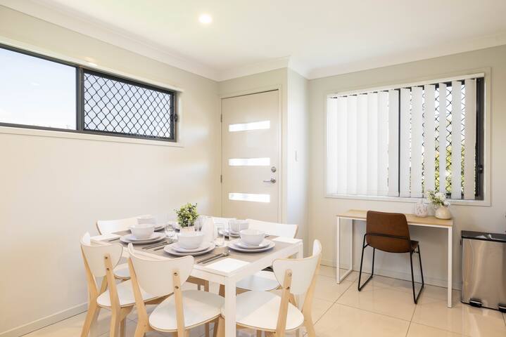 3 Bdr Apt! Garage! Clean! GST Credits! 220D3 gallery image 4