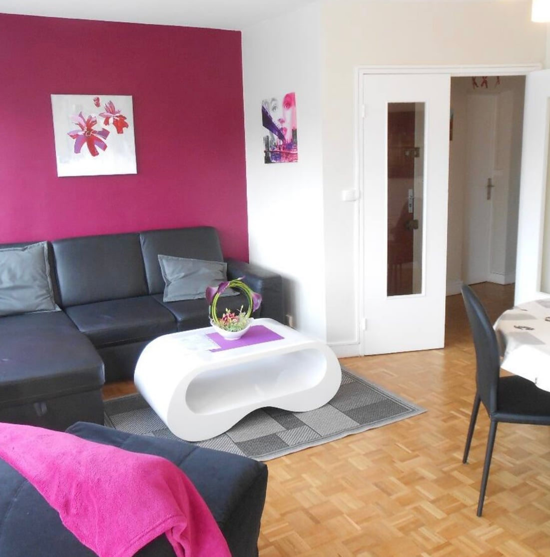 Popular Airbnb listing: Beautiful Apartment Rouen + Parking in Saint Sever / île Lacroix / Orléans
