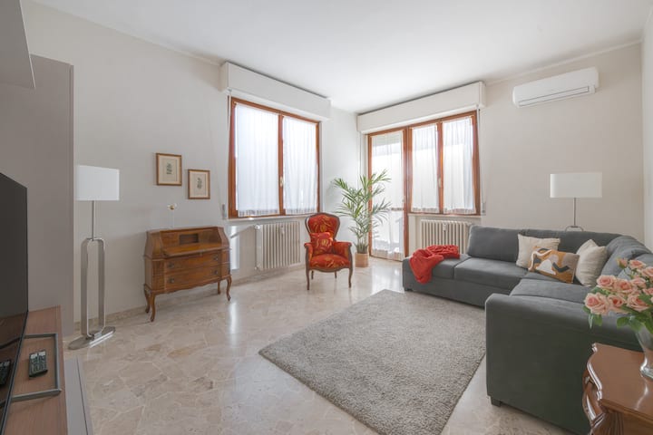 The Batoni Apartment - Florence