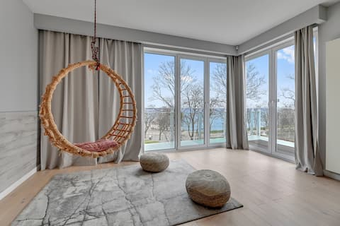 Amazing Sea View Luxury Apartment with Parking