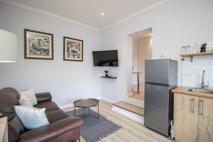 Lin's Snooze Inn - Somerset West
