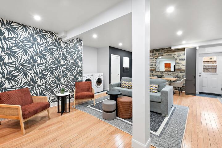 Trendy 3 Bedroom Apt | Downtown Montreal gallery image 2