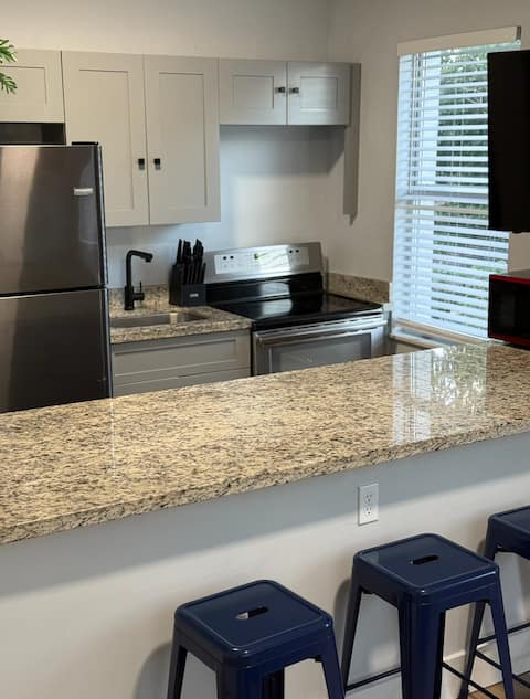 Top performing Airbnb: Cozy 2BR Near Wynwood • 2 Queens & Full Kitchen in Edison