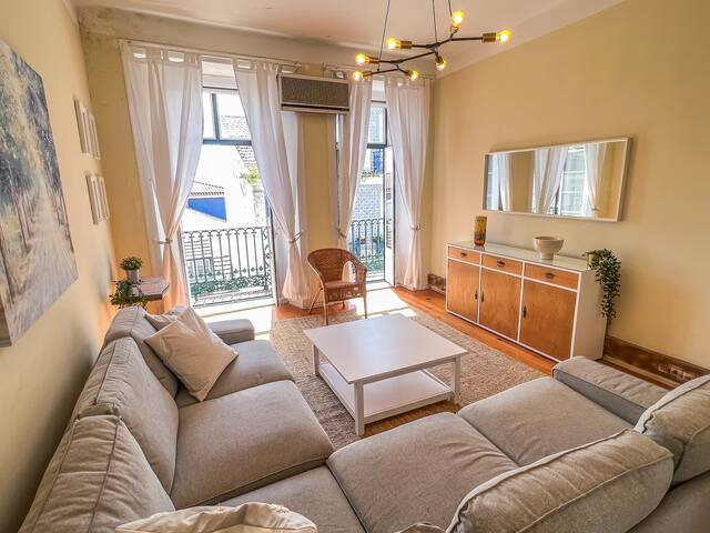 Charming 6 Bedroom Apartment in Historical Santos gallery image 2