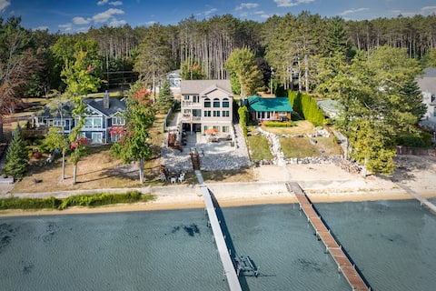 Stunning Waterfront Higgins Lake