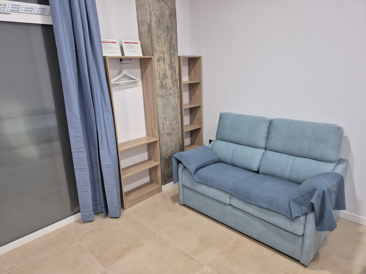 Successful Airbnb property: Complete Studio in Valencia with Private Bathroom in Camins Al Grau