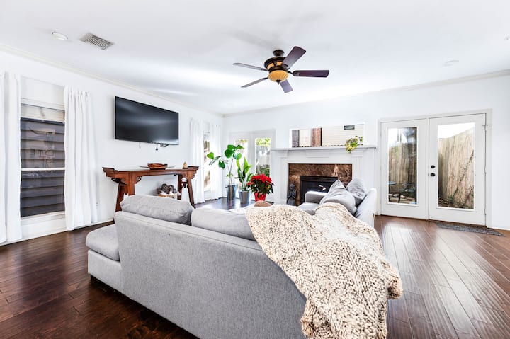 Modern Zen Retreat • 3br Oasis W/ Cowboy Pool - Houston, TX