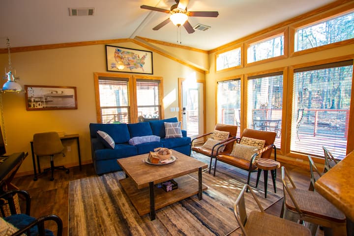 Hot Tub Cabin | Firepit | Beavers Bend - Broken Bow, OK