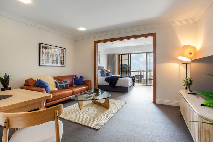 Stylish Apartment With Harbour Views - Auckland