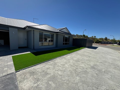 Newly built 4X2 house in Wellard