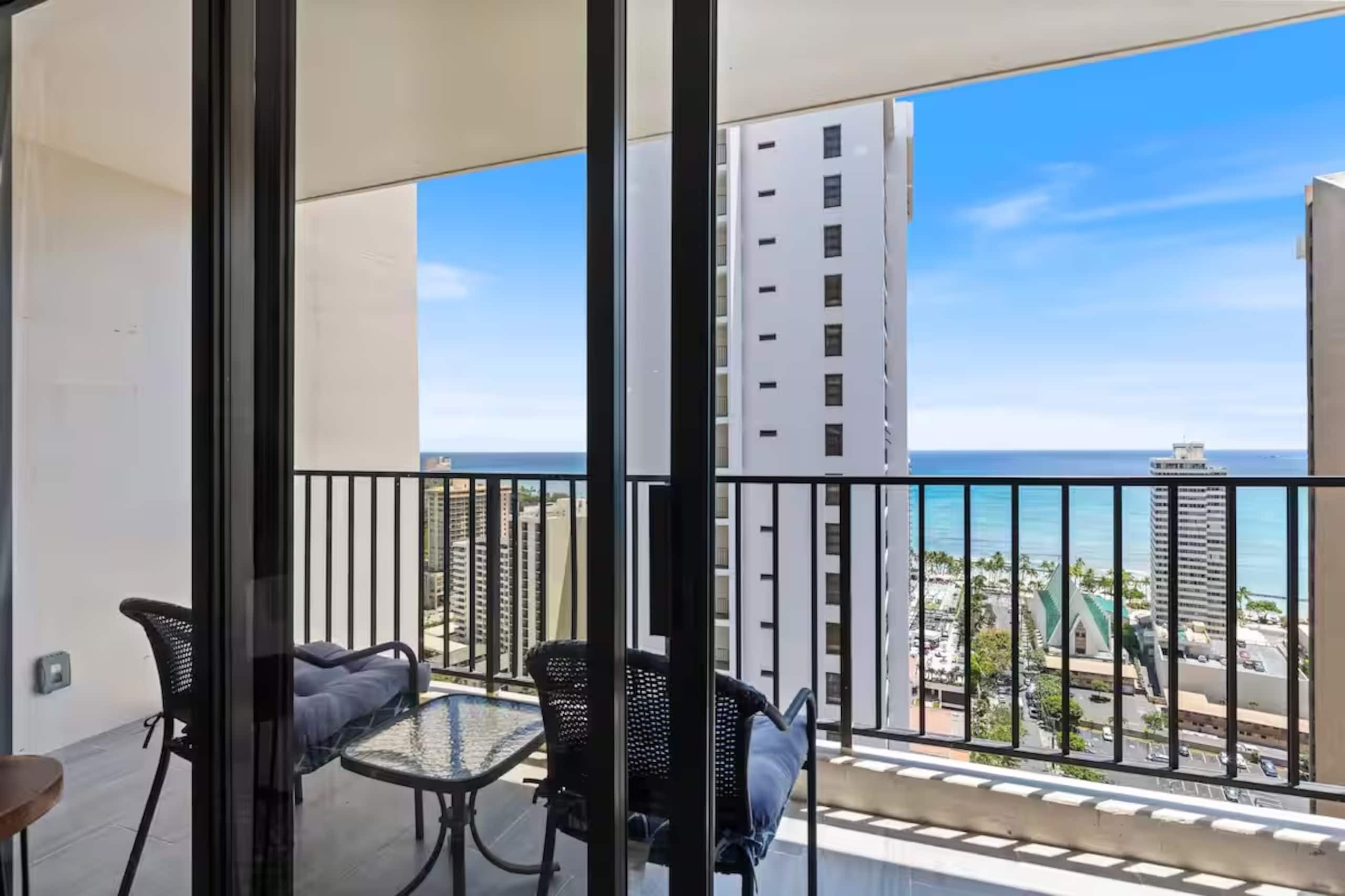 30FL-Stunning Ocean View Renovated 1BR w/Parking! - Image 14