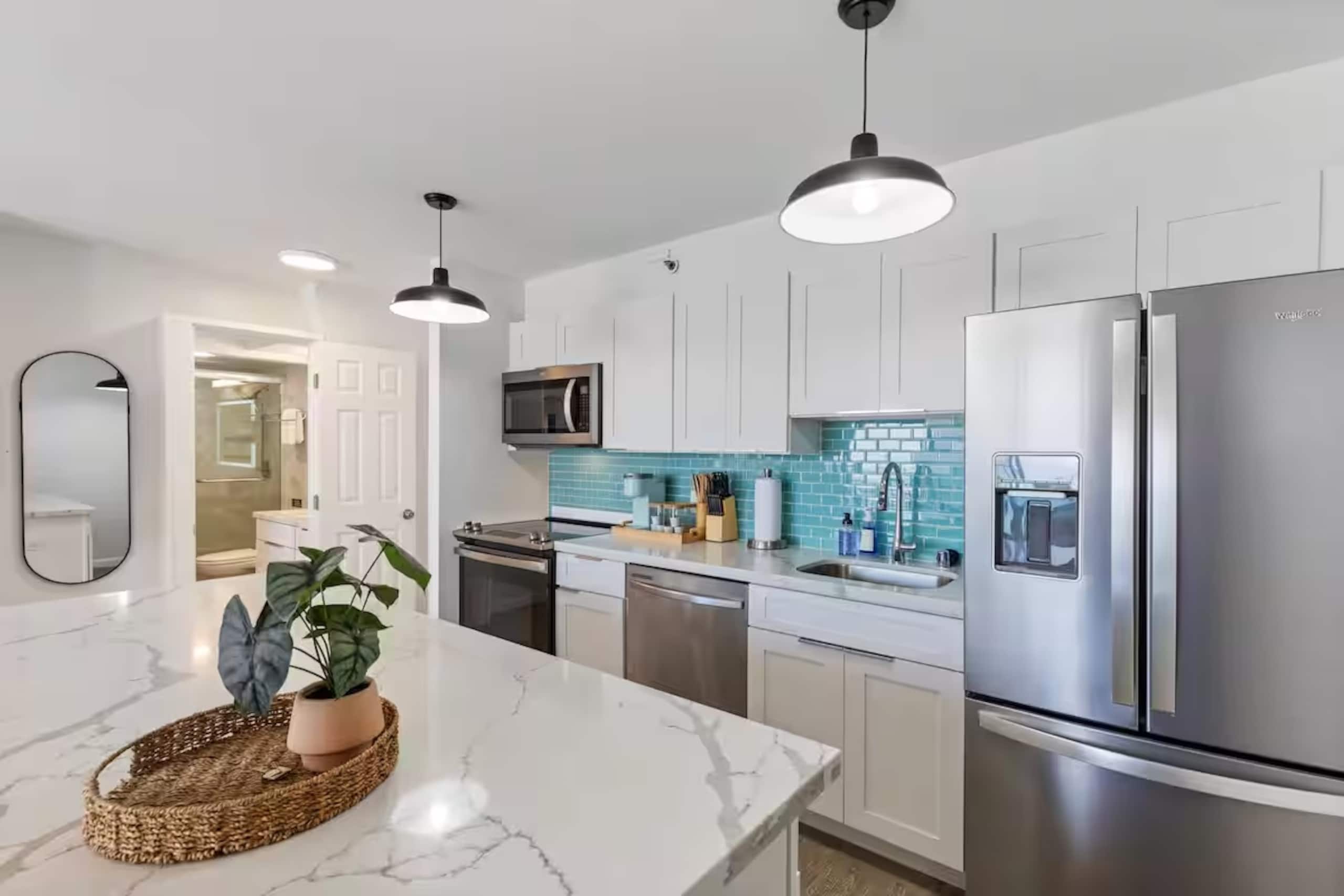 30FL-Stunning Ocean View Renovated 1BR w/Parking! - Image 6