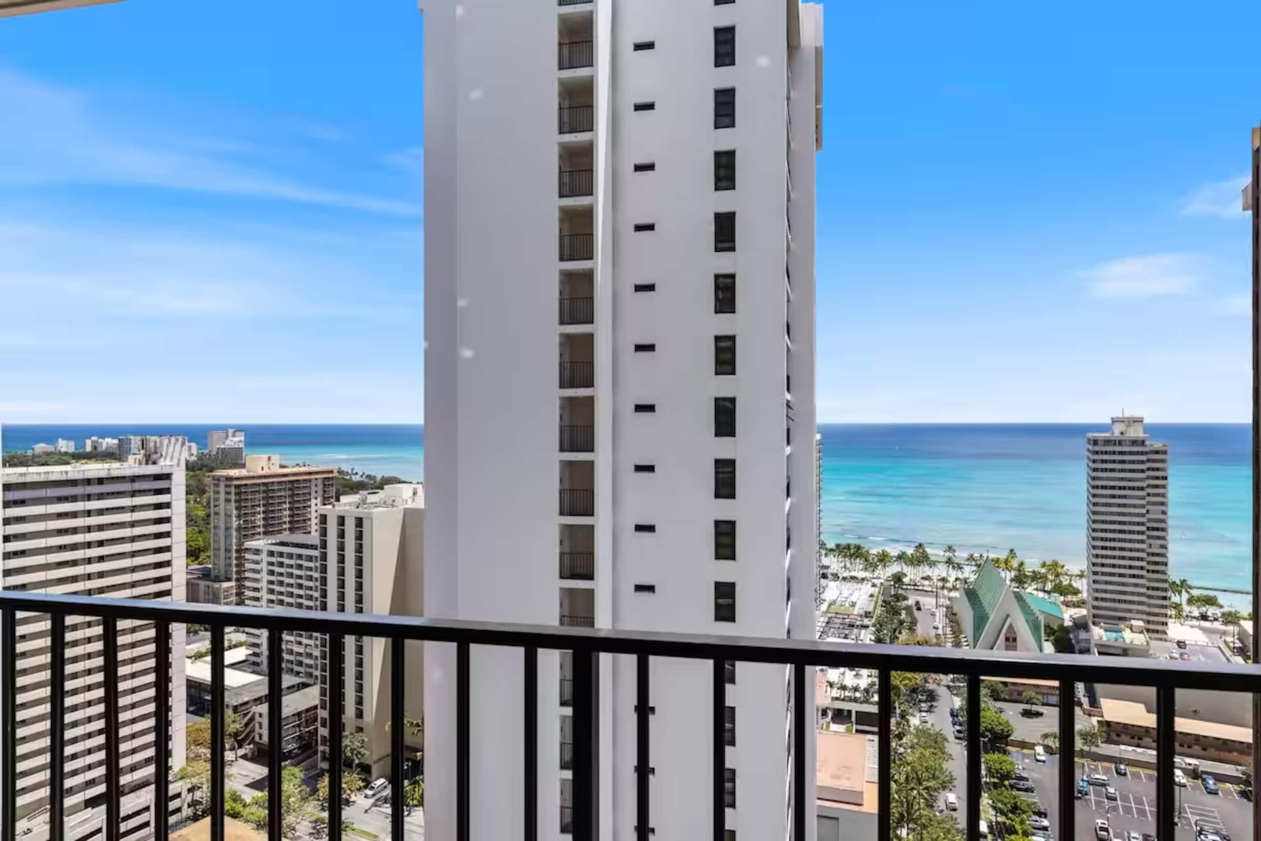 30FL-Stunning Ocean View Renovated 1BR w/Parking! - Image 16