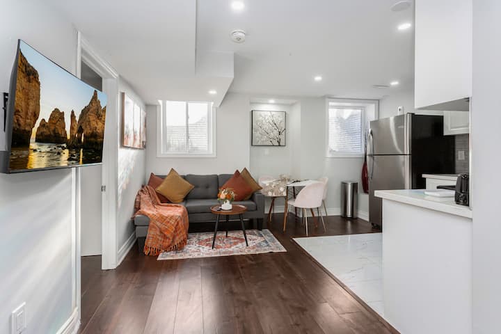 Cozy & Stylish 2-bedroom Basement Retreat - Milton