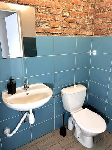 2BDR Apartment for groups 12 pax gallery image 5