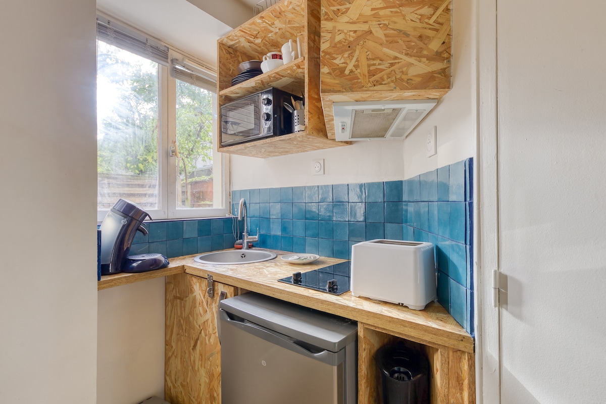 Top Airbnb: Le Nid Azur – Cosy Studio + Direct Access to Paris à Le Pré Saint Gervais