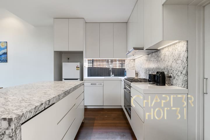 Chapter 3 House in Malvern gallery image 3