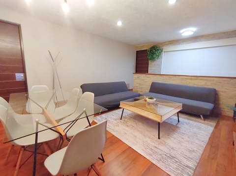 Top Airbnb: 3 bedrooms, 3 bathrooms with parking in Escandón