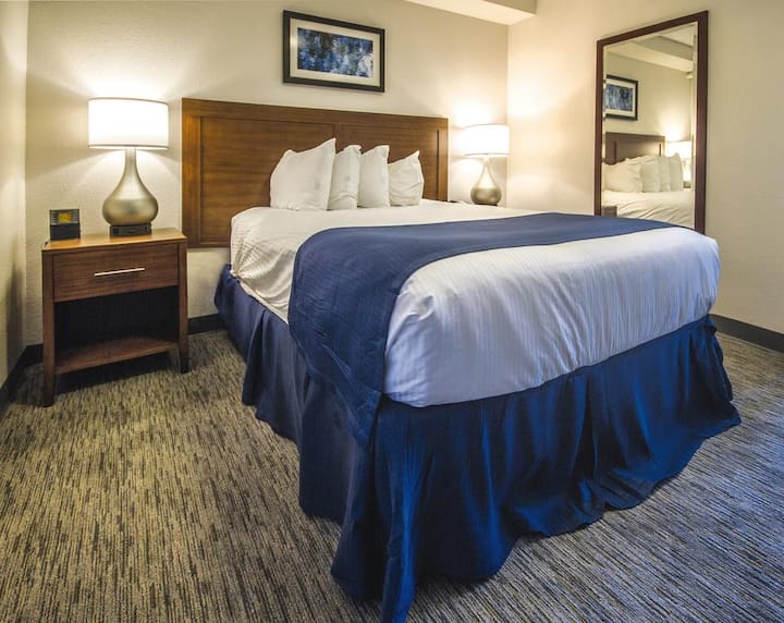 Lit King Size dans la chambre