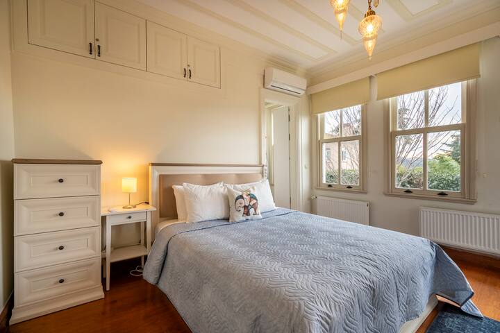 Anadolu Hisarı Timeless Mansion w/ Bosphorus View gallery image 3