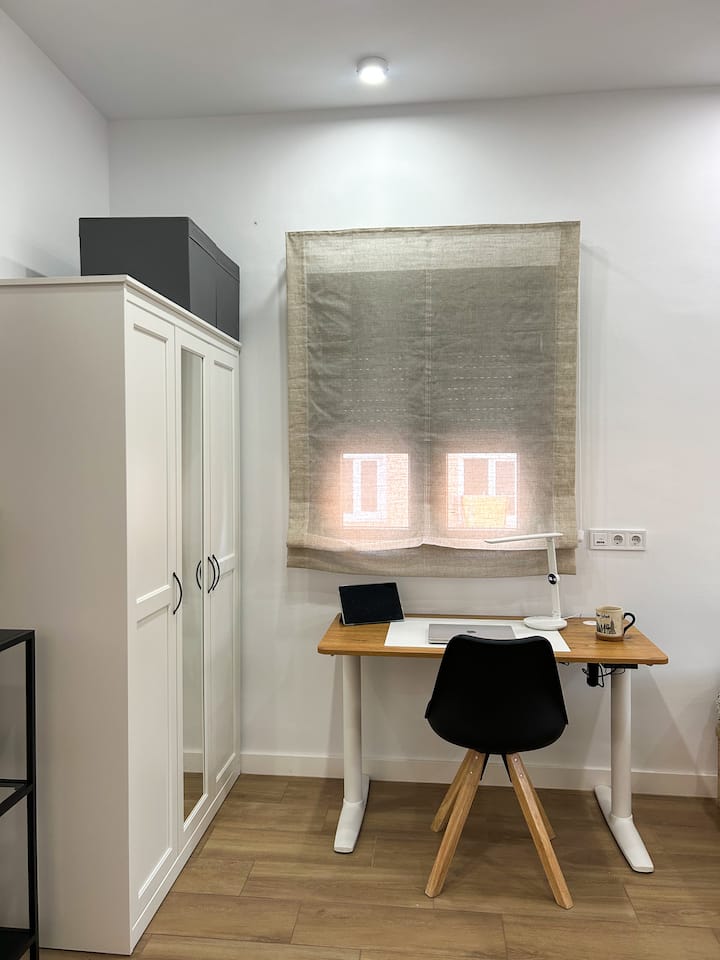 Habitación Con Baño Privado, - Almería