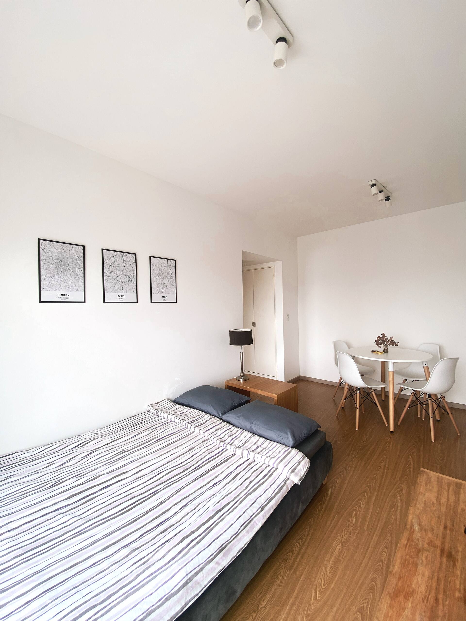 Lovely apartment with pool + gym