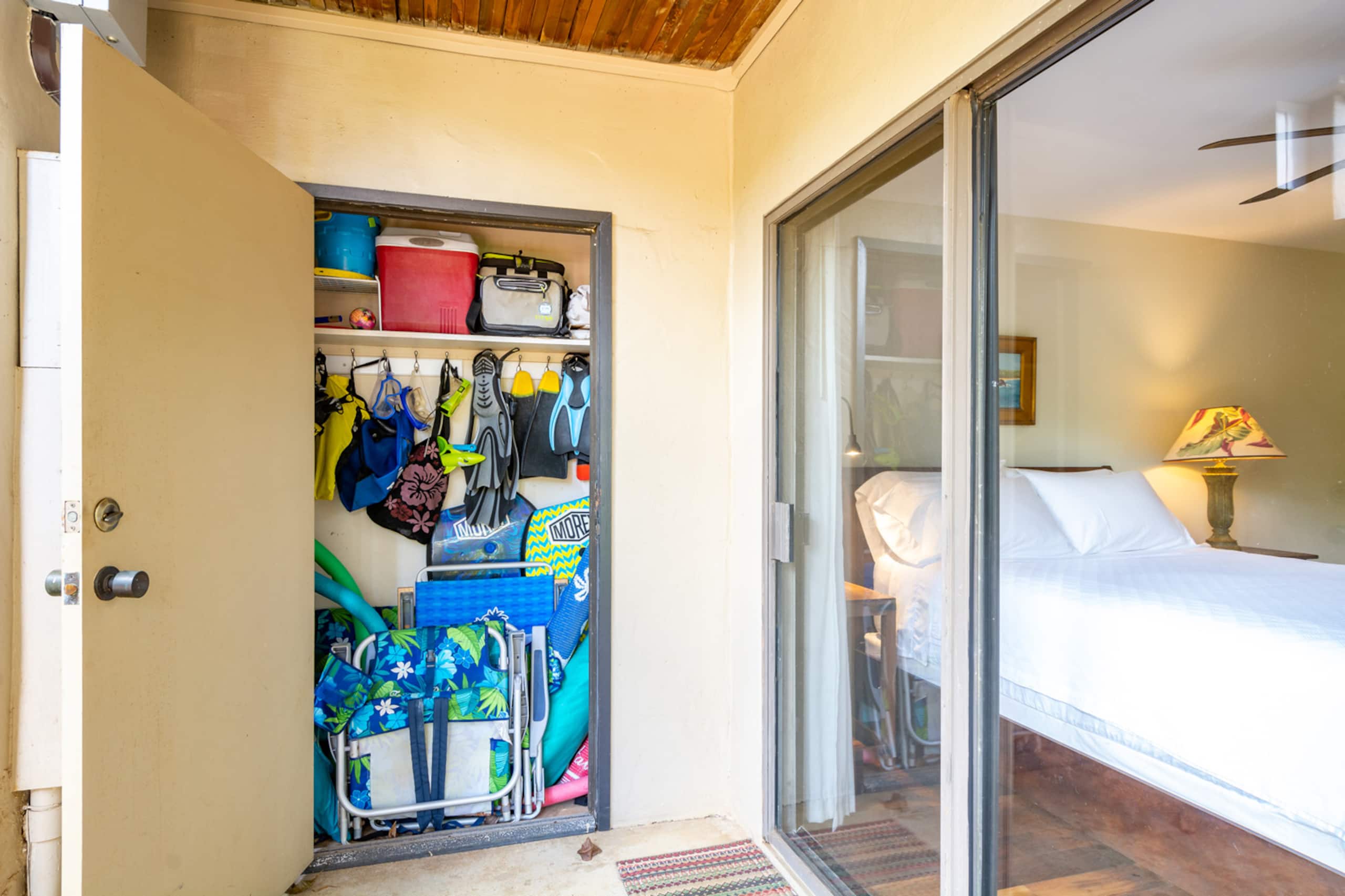 5* Reviews! Spacious Tropical Retreat + Pool + AC - Photo 65