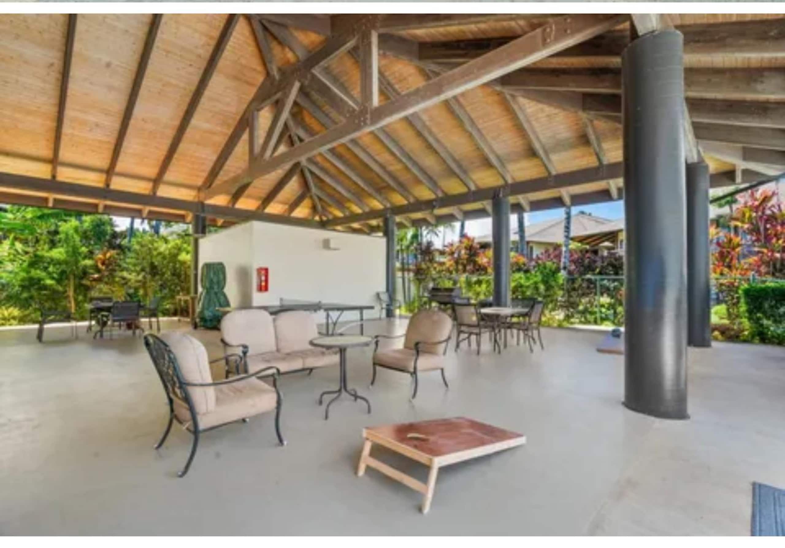 5* Reviews! Spacious Tropical Retreat + Pool + AC - Photo 67