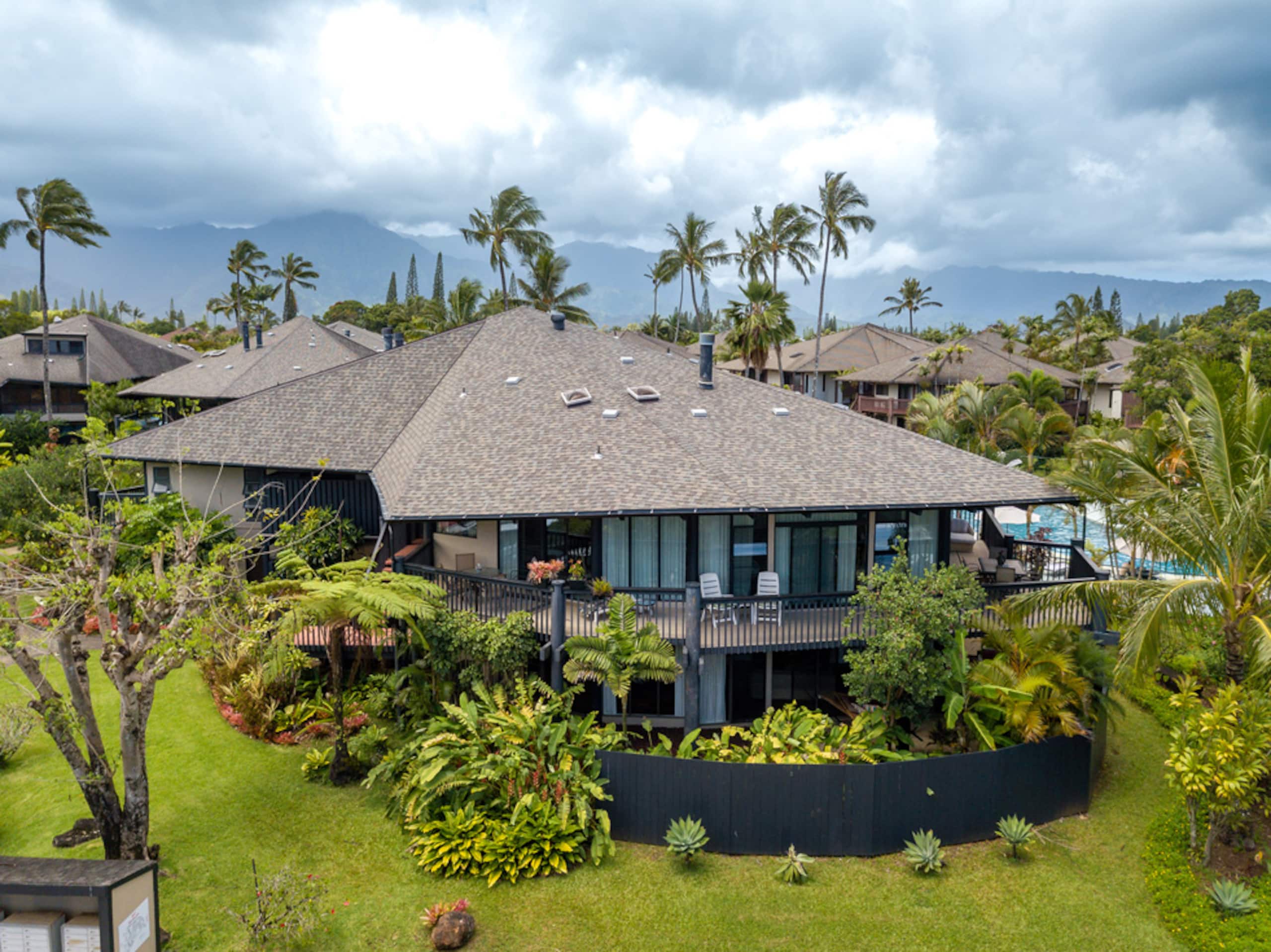 5* Reviews! Spacious Tropical Retreat + Pool + AC - Photo 59