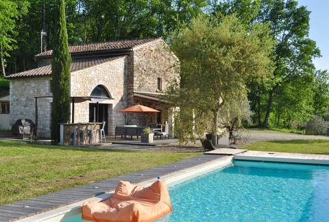 MAS LA MATTE not overlooked with heated pool