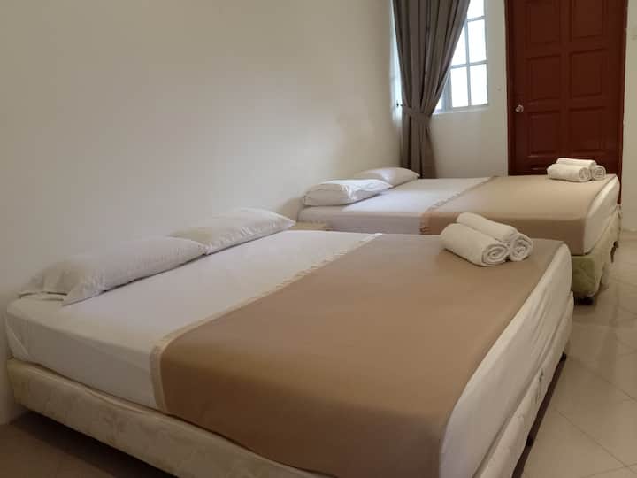 5 Bedroom Unit With Outdoor Bbq Pit (U13a) - Port Dickson