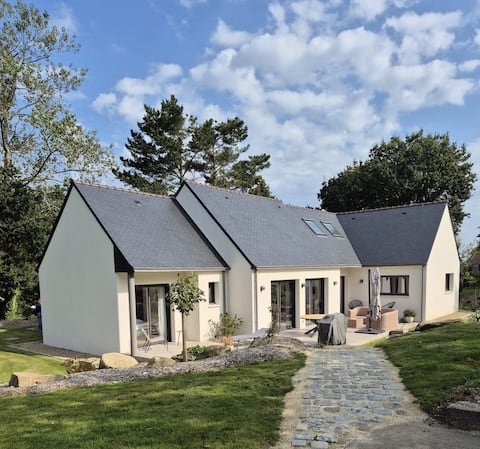 Invitation to Locronan